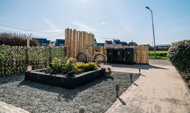 Duurzaam en groen: een milieuvriendelijke tuin 🌿Wil je een tuin die niet alleen mooi is, maar ook bijdraagt aan een beter milieu? Kapaan ontwerpt en realiseert duurzame tuinen met inheemse beplanting, regenwateropvang en natuurlijke materialen. Zo geniet je van een groene oase met een goed gevoel. 🤝📞 085 20 07 434
✉️ info@kapaan.nl
🌐 www.kapaan.nl#kapaan #duurzaamtuinieren #milieuvriendelijk #tuinontwerp #lienden #veenendaal #rhenen #kesteren